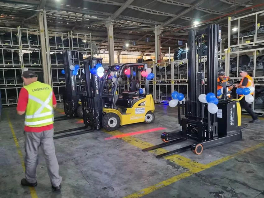 Li-ion Forklifts Delivery to a Brazil Customer in Auto Industry-03.jpg